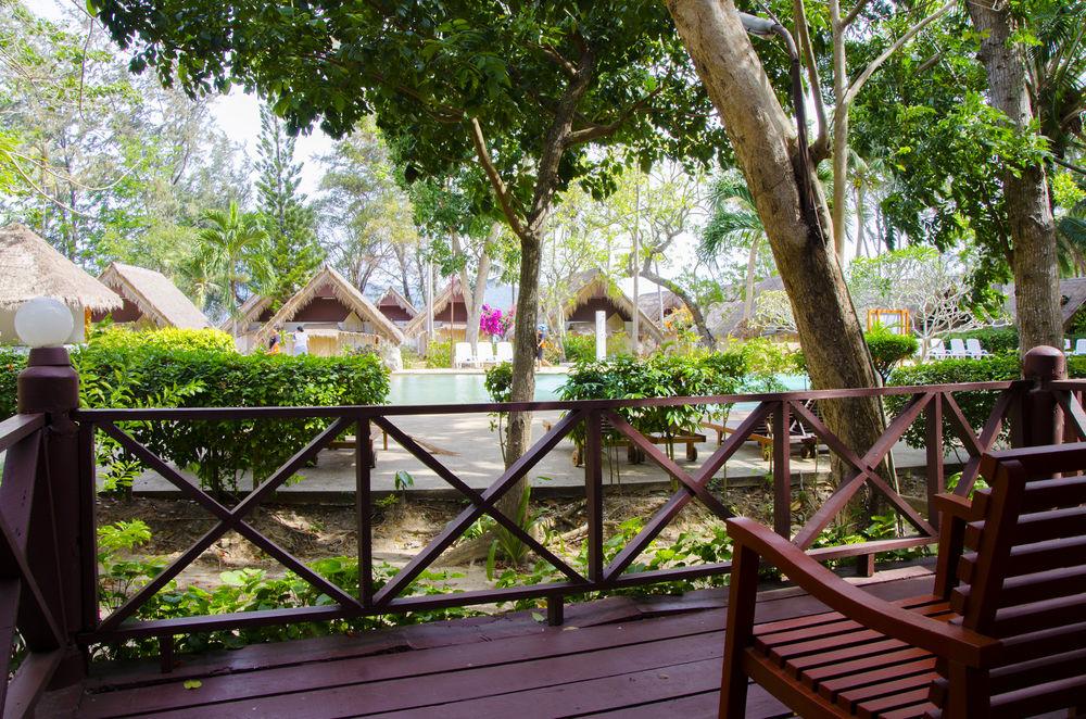 Coral Island Resort Phuket Exterior foto